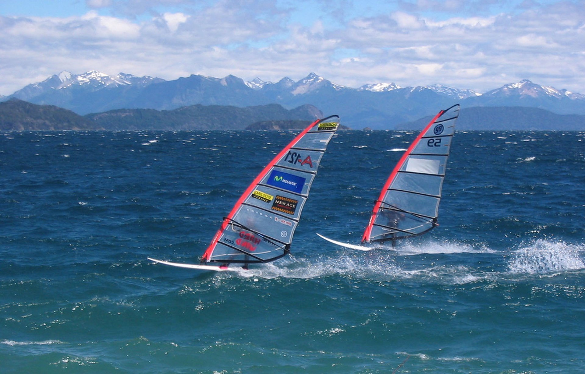 https://mdw-travel-data-us-east-1.s3.amazonaws.com/img/country/Argentina/Windsurfing-Lago-Argentino/img_00.jpg