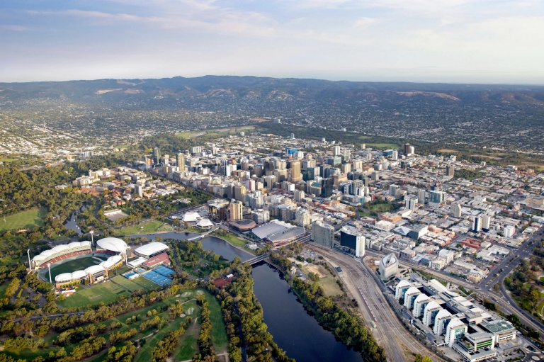 https://mdw-travel-data-us-east-1.s3.amazonaws.com/img/country/Australia/Adelaide-Convention-Centre/img_01.jpg