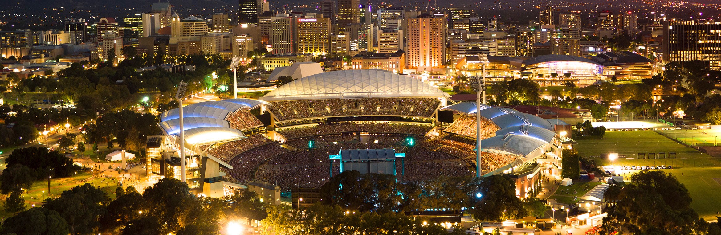 https://mdw-travel-data-us-east-1.s3.amazonaws.com/img/country/Australia/Adelaide-Oval/img_03.jpg