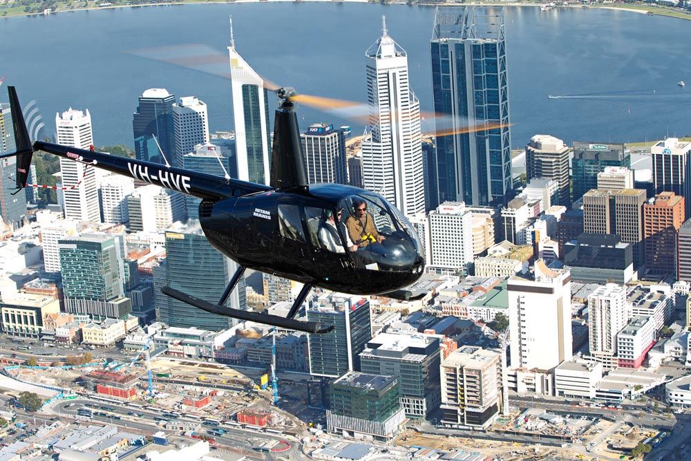 https://mdw-travel-data-us-east-1.s3.amazonaws.com/img/country/Australia/Adventurous-Farmers-Capricorn-Helicopter-Flights/img_03.jpg