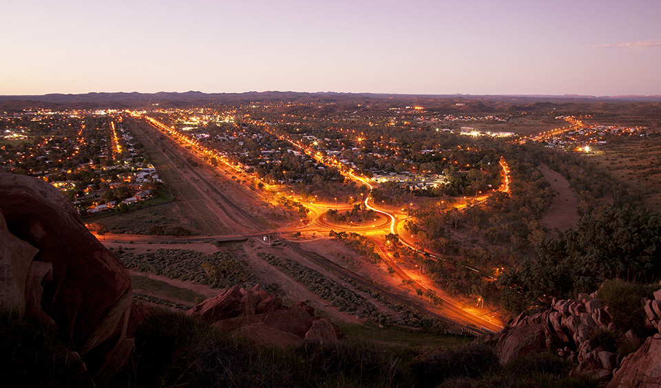https://mdw-travel-data-us-east-1.s3.amazonaws.com/img/country/Australia/Alice-Springs-Desert-Park/img_02.jpg