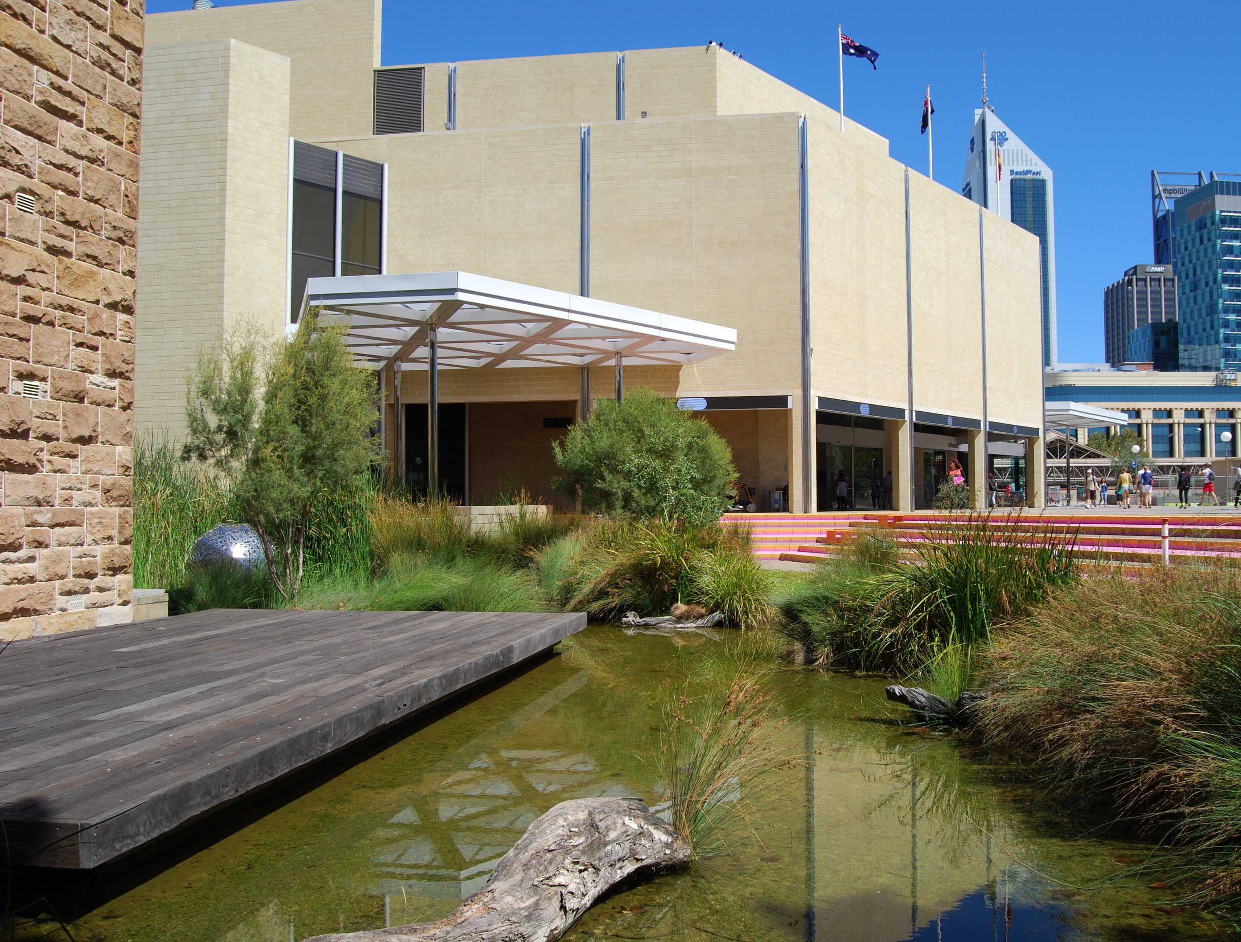 https://mdw-travel-data-us-east-1.s3.amazonaws.com/img/country/Australia/Art-Gallery-of-Western-Australia/img_02.jpg