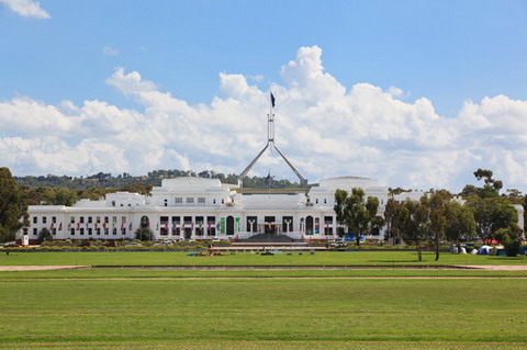 https://mdw-travel-data-us-east-1.s3.amazonaws.com/img/country/Australia/Australian-Parliament-House/img_03.jpg
