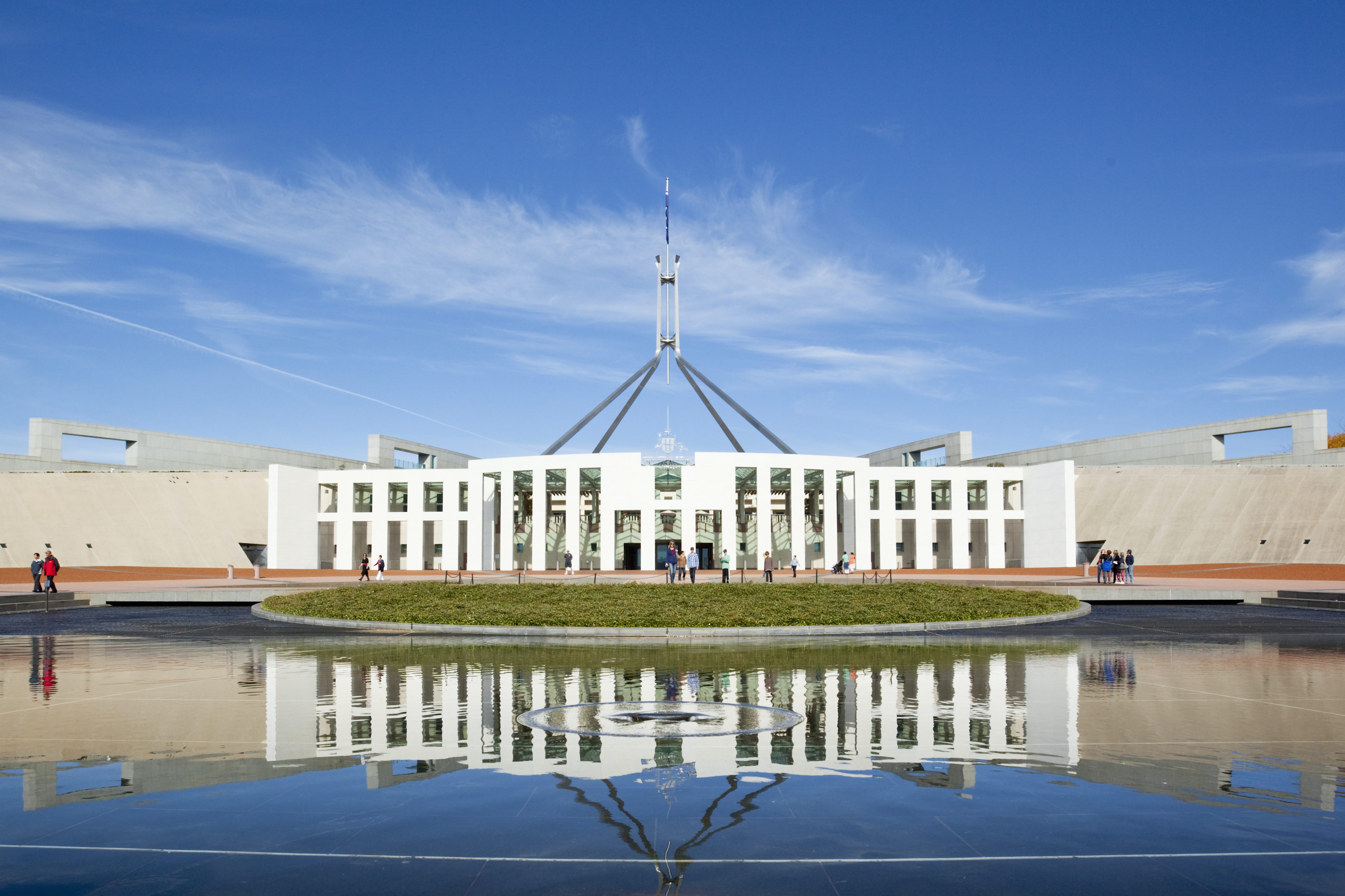 https://mdw-travel-data-us-east-1.s3.amazonaws.com/img/country/Australia/Australian-Parliament-House/img_04.jpg