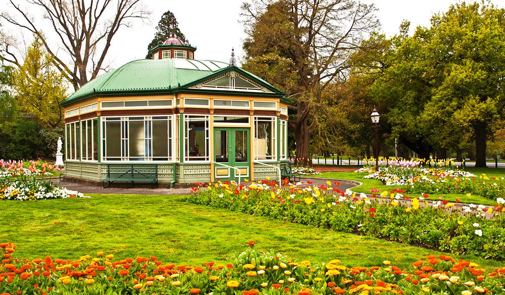 https://mdw-travel-data-us-east-1.s3.amazonaws.com/img/country/Australia/Ballarat-Botanical-Gardens/img_02.jpg