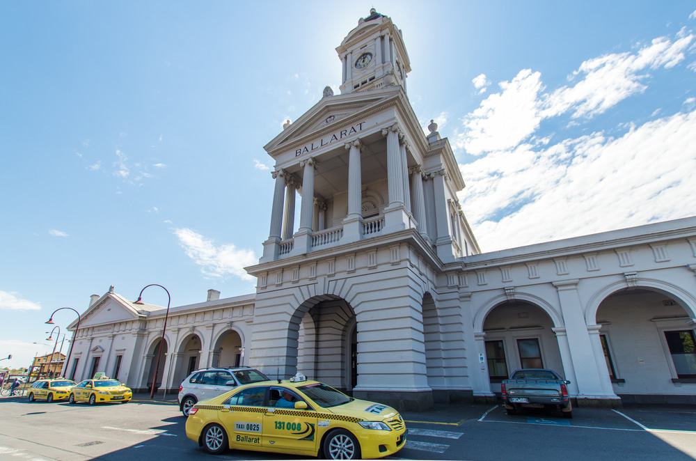 https://mdw-travel-data-us-east-1.s3.amazonaws.com/img/country/Australia/Ballarat-Railway-Station/img_01.jpg