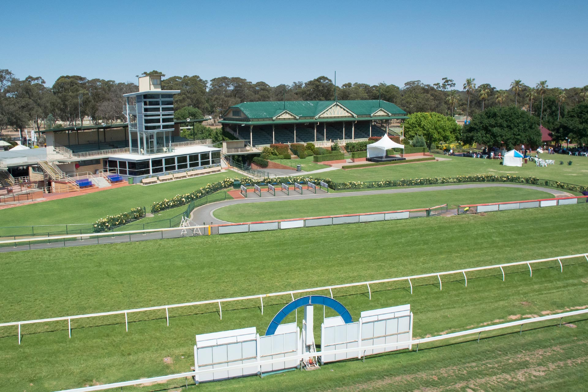 https://mdw-travel-data-us-east-1.s3.amazonaws.com/img/country/Australia/Bendigo-Racecourse/img_02.jpg