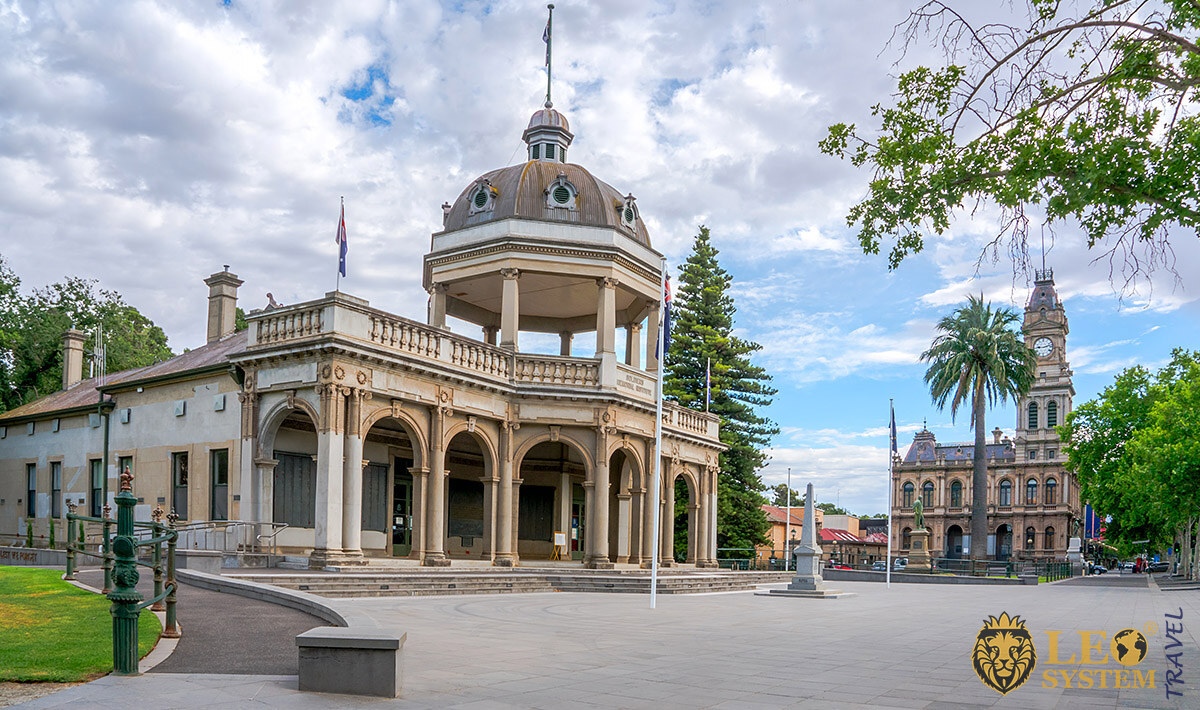 https://mdw-travel-data-us-east-1.s3.amazonaws.com/img/country/Australia/Bendigo-Regional-Park/img_02.jpg