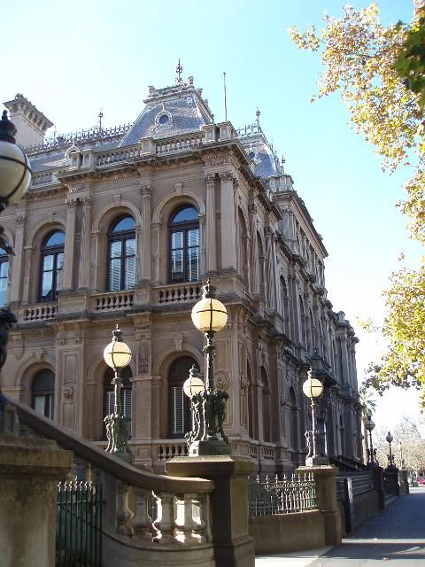 https://mdw-travel-data-us-east-1.s3.amazonaws.com/img/country/Australia/Bendigo-Town-Hall-Tours/img_02.jpg
