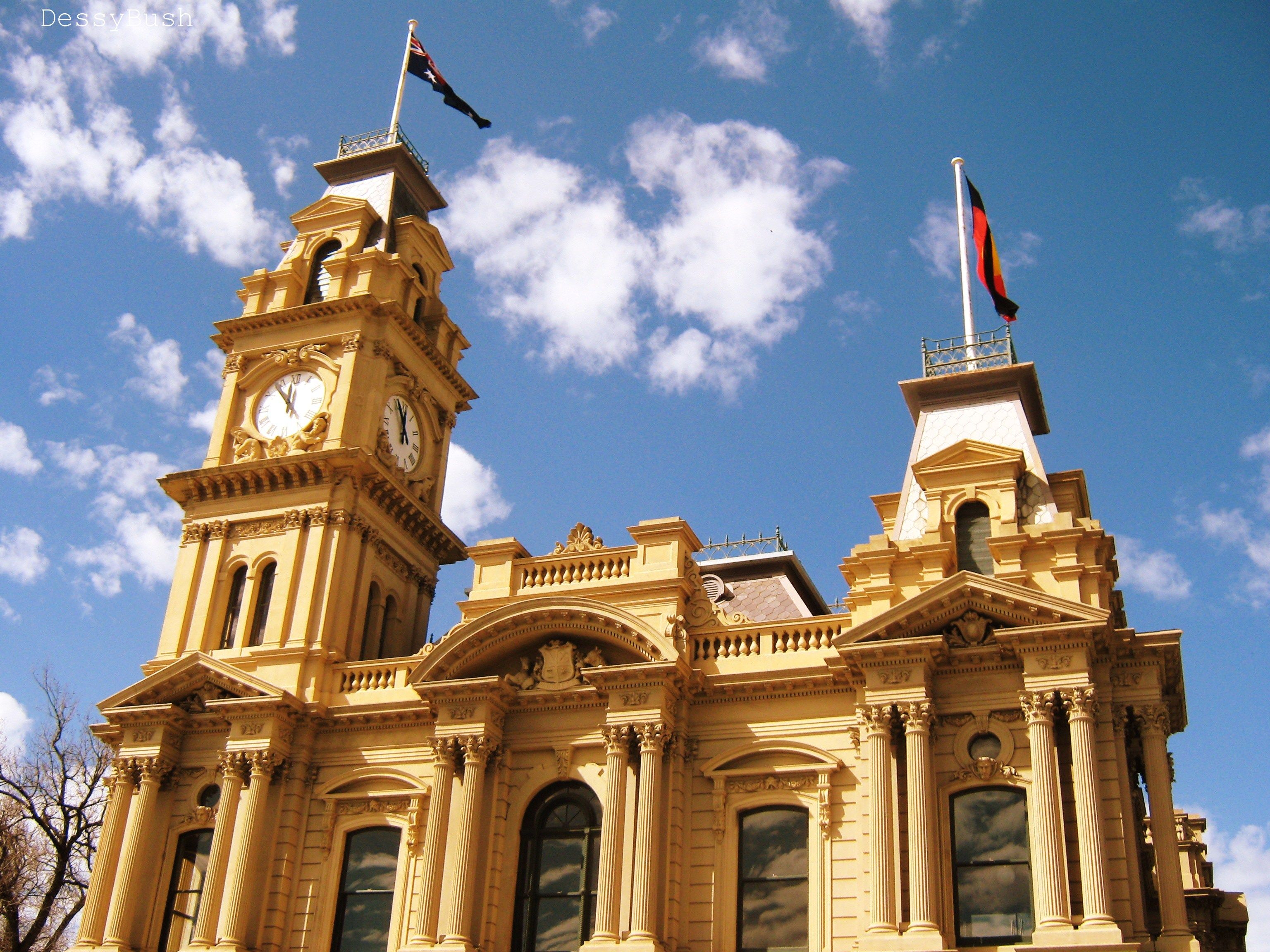 https://mdw-travel-data-us-east-1.s3.amazonaws.com/img/country/Australia/Bendigo-Town-Hall/img_01.jpg