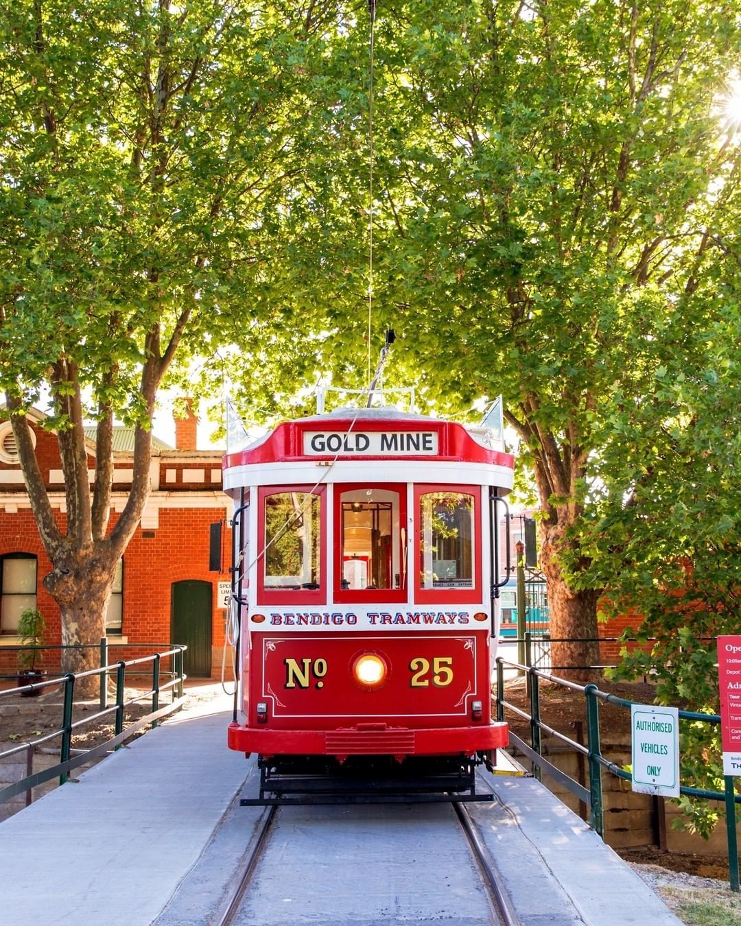 https://mdw-travel-data-us-east-1.s3.amazonaws.com/img/country/Australia/Bendigo-Tramways/img_01.jpg
