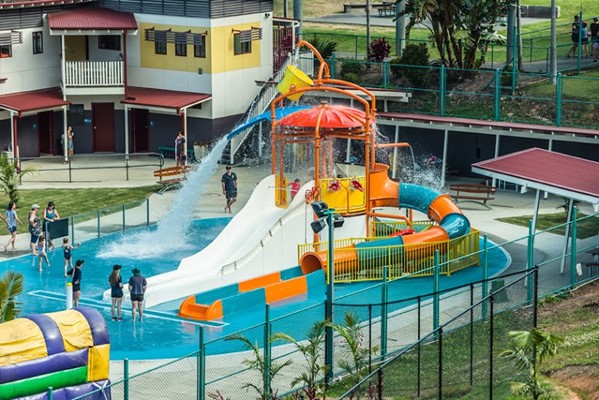 https://mdw-travel-data-us-east-1.s3.amazonaws.com/img/country/Australia/Big-Banana-Fun-Park/img_03.jpg