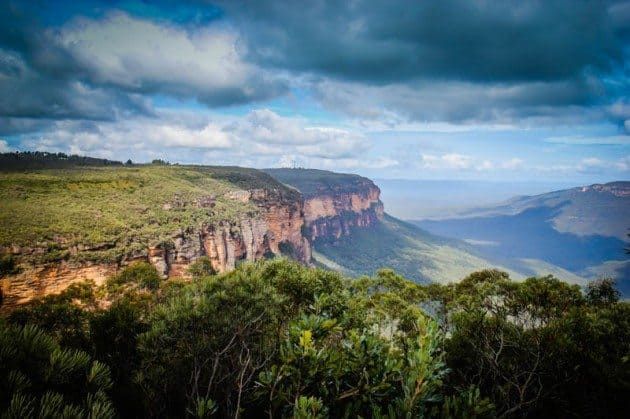 https://mdw-travel-data-us-east-1.s3.amazonaws.com/img/country/Australia/Blue-Mountains-National-Park/img_02.jpg