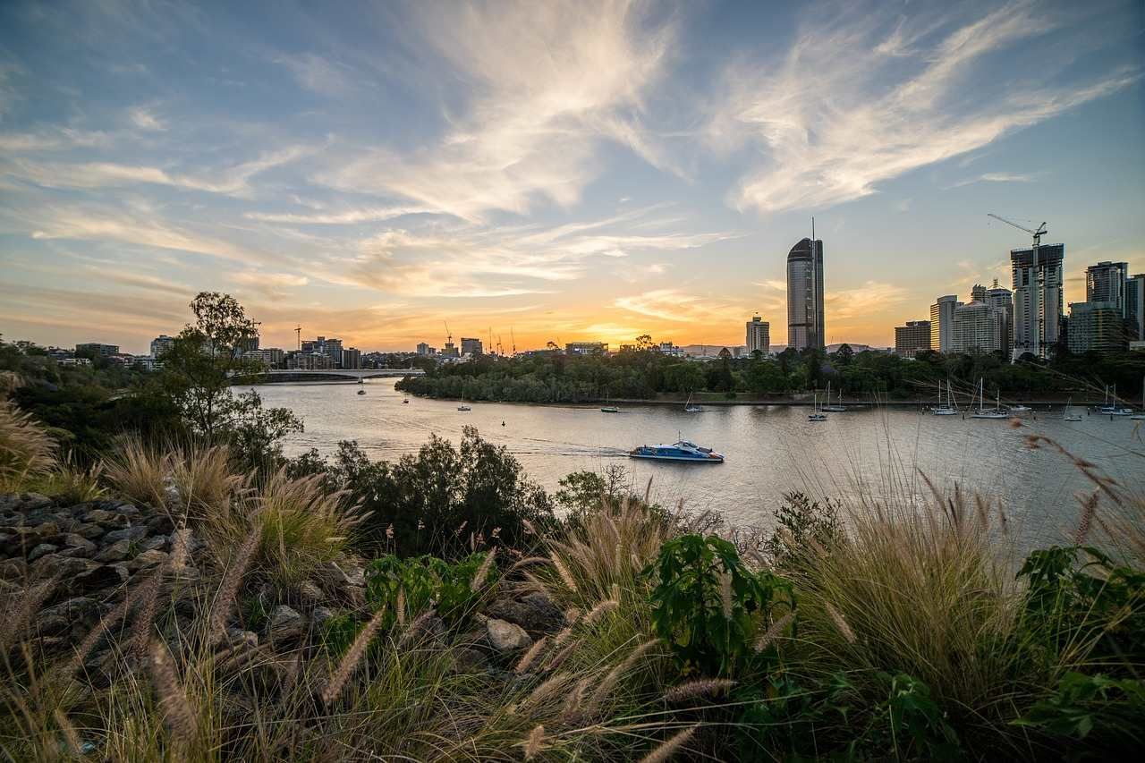 https://mdw-travel-data-us-east-1.s3.amazonaws.com/img/country/Australia/Brisbane-River/img_01.jpg