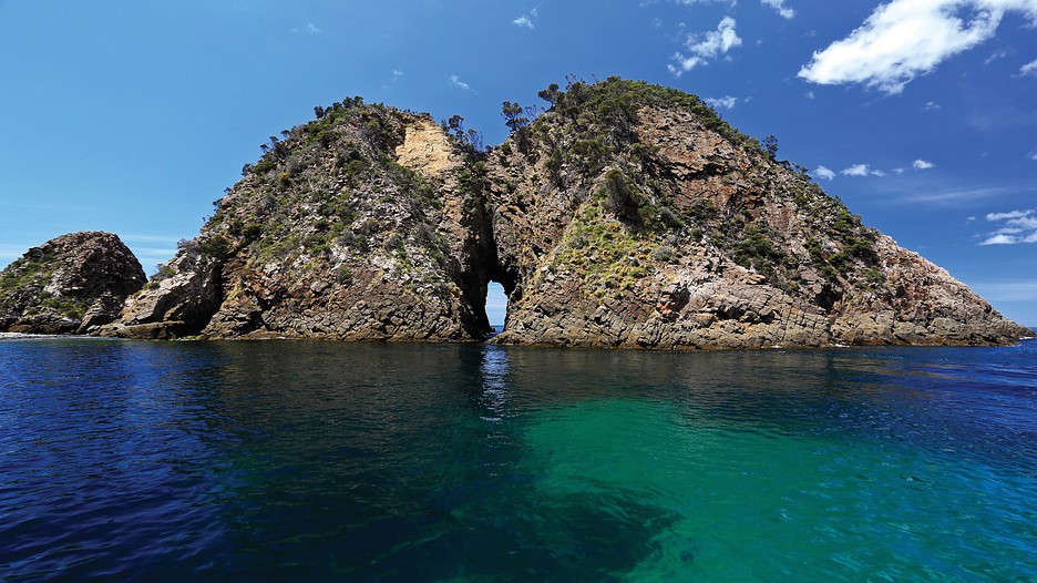 https://mdw-travel-data-us-east-1.s3.amazonaws.com/img/country/Australia/Bruny-Island/img_02.jpg
