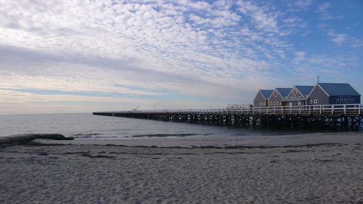 https://mdw-travel-data-us-east-1.s3.amazonaws.com/img/country/Australia/Busselton-Jetty/img_02.jpg