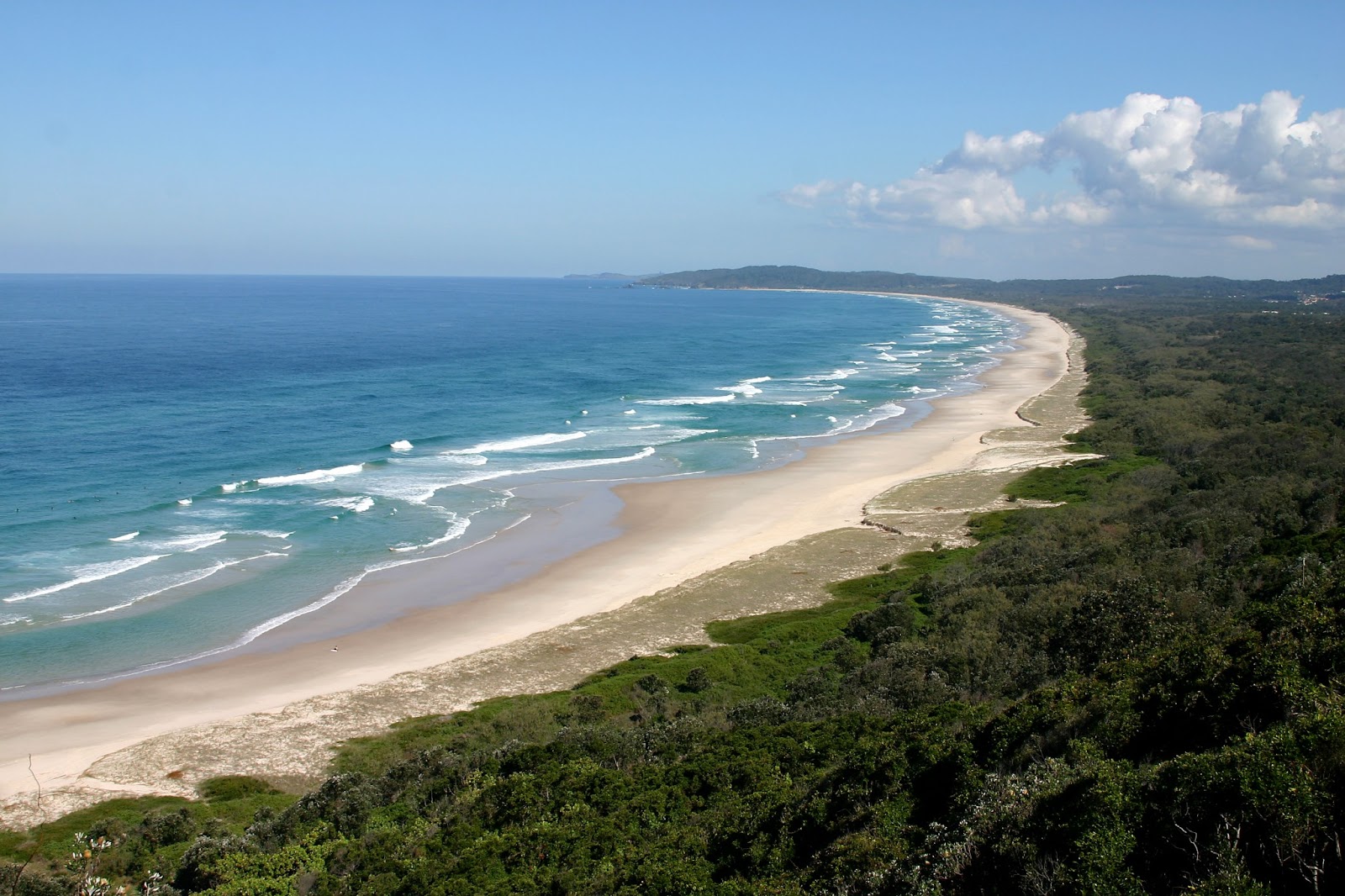 https://mdw-travel-data-us-east-1.s3.amazonaws.com/img/country/Australia/Byron-Bay-Dive-Centre/img_01.jpg