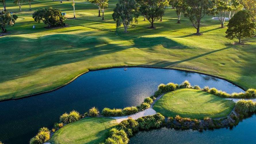 https://mdw-travel-data-us-east-1.s3.amazonaws.com/img/country/Australia/Byron-Bay-Golf-Club/img_02.jpg