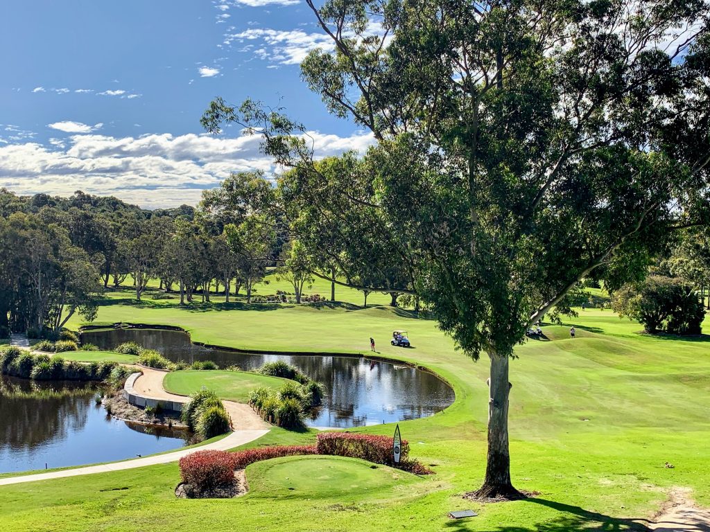 https://mdw-travel-data-us-east-1.s3.amazonaws.com/img/country/Australia/Byron-Bay-Golf-Club/img_03.jpg