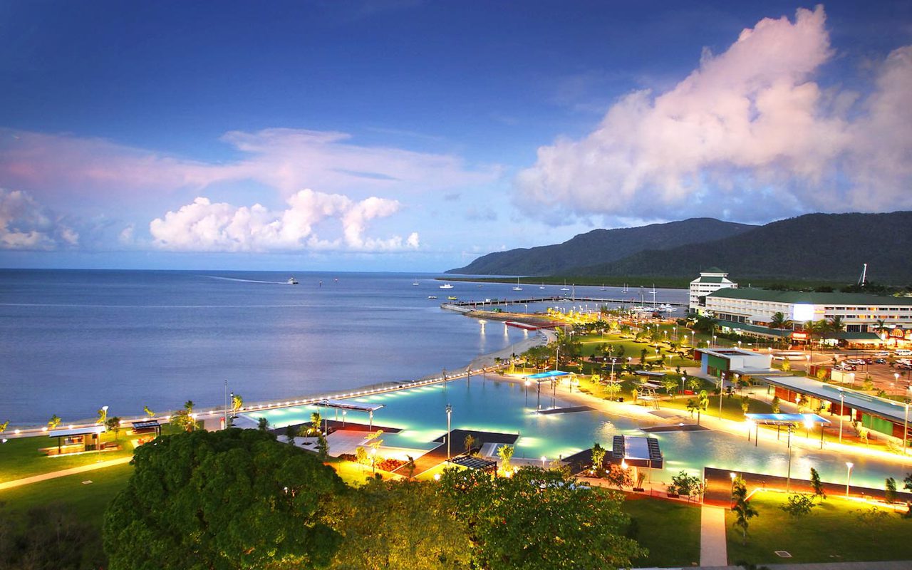 https://mdw-travel-data-us-east-1.s3.amazonaws.com/img/country/Australia/Cairns-Night-Markets/img_00.jpg