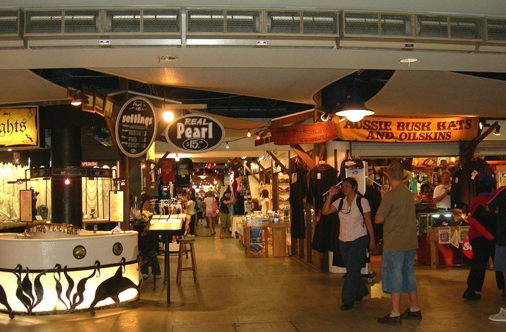 https://mdw-travel-data-us-east-1.s3.amazonaws.com/img/country/Australia/Cairns-Night-Markets/img_03.jpg