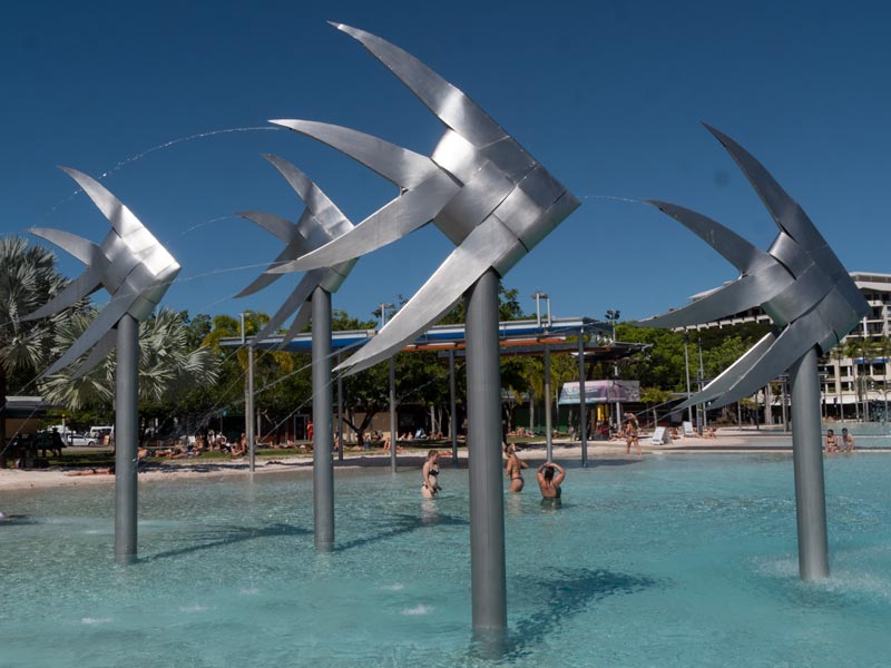 https://mdw-travel-data-us-east-1.s3.amazonaws.com/img/country/Australia/Cairns-Zoom-Mini-Golf/img_03.jpg