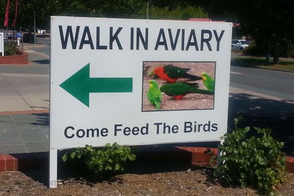 https://mdw-travel-data-us-east-1.s3.amazonaws.com/img/country/Australia/Canberra-Walk-in-Aviary/img_02.jpg