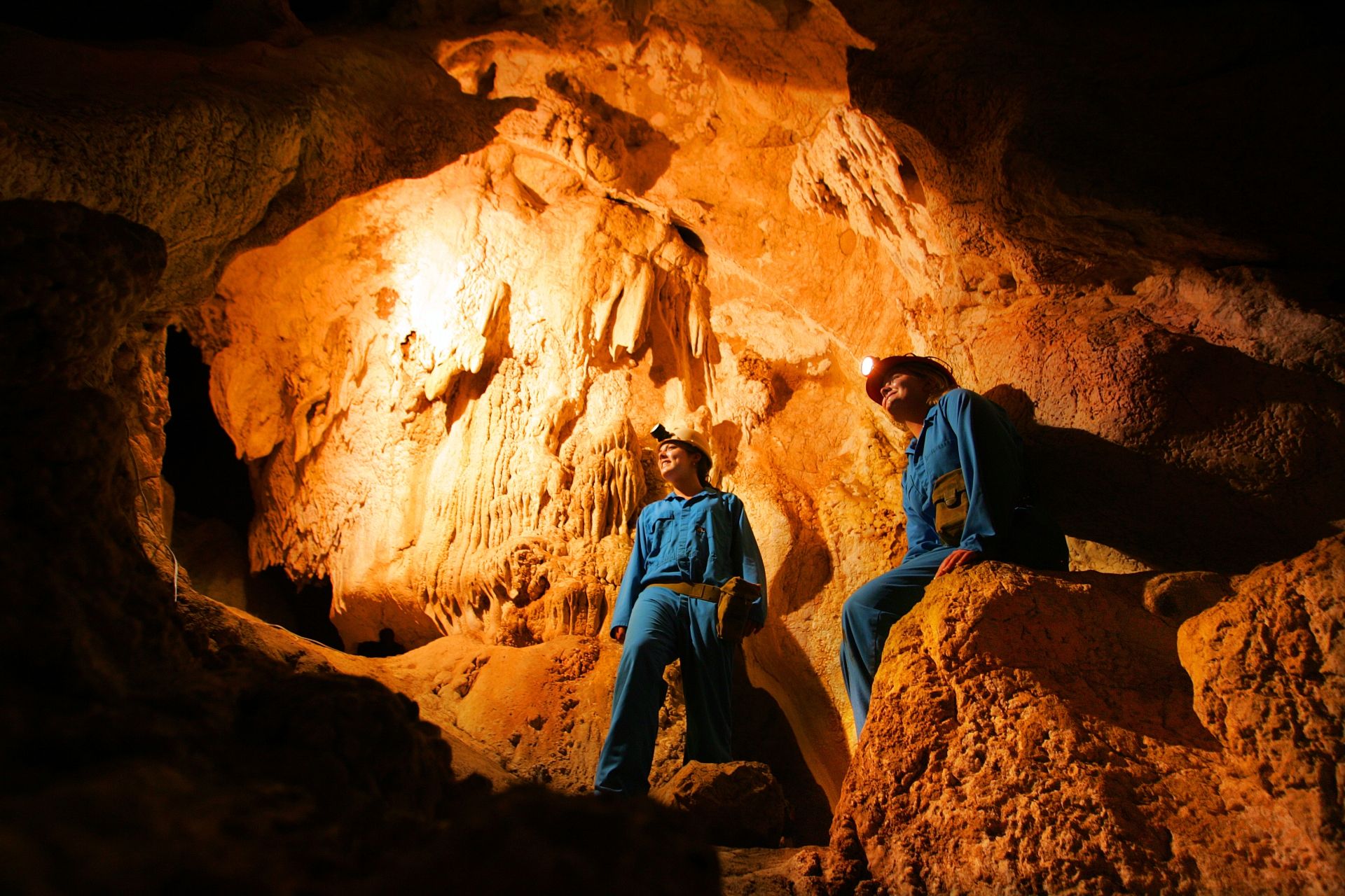 https://mdw-travel-data-us-east-1.s3.amazonaws.com/img/country/Australia/Capricorn-Caves/img_02.jpg