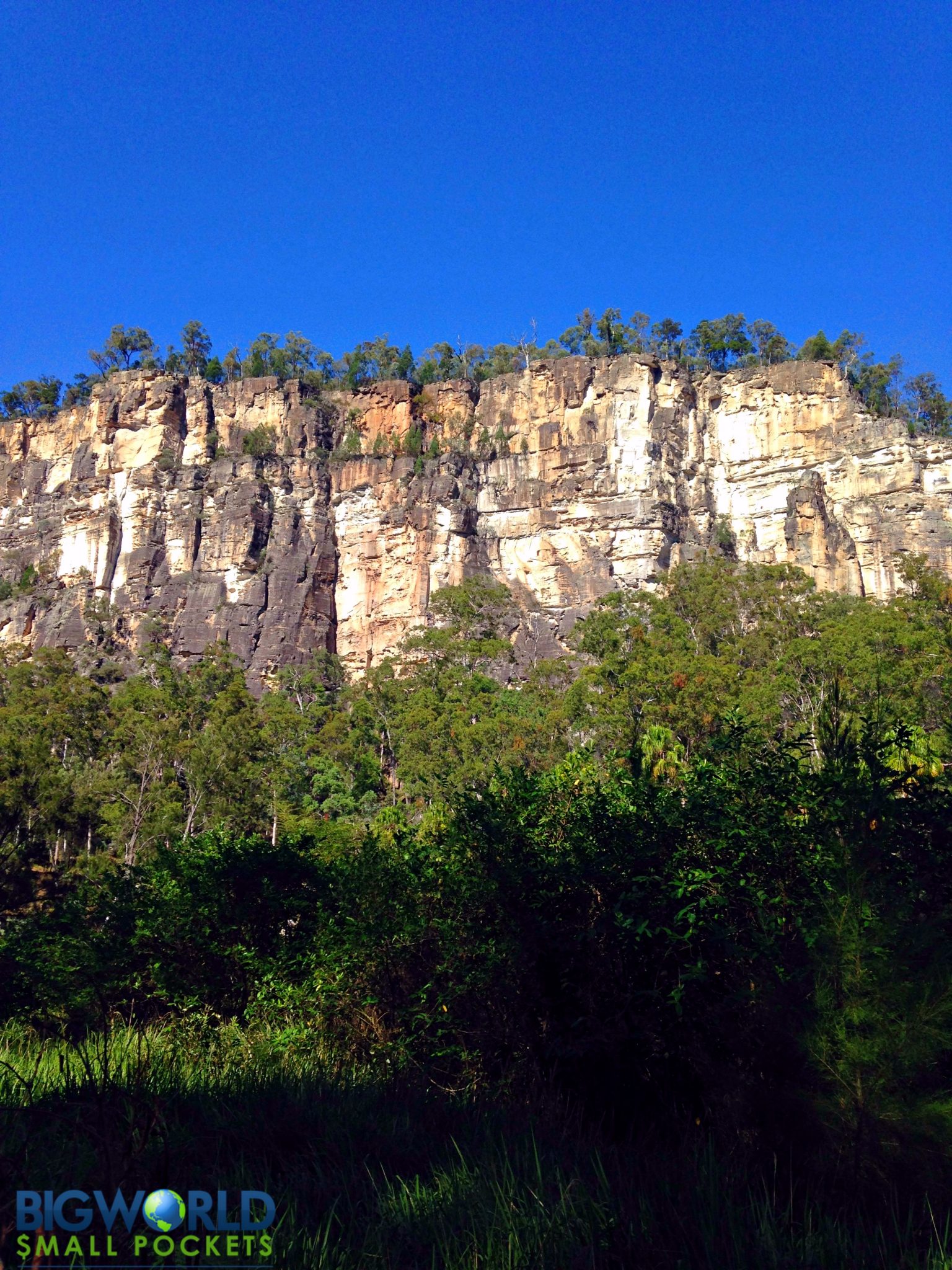 https://mdw-travel-data-us-east-1.s3.amazonaws.com/img/country/Australia/Carnarvon-Gorge/img_01.jpg