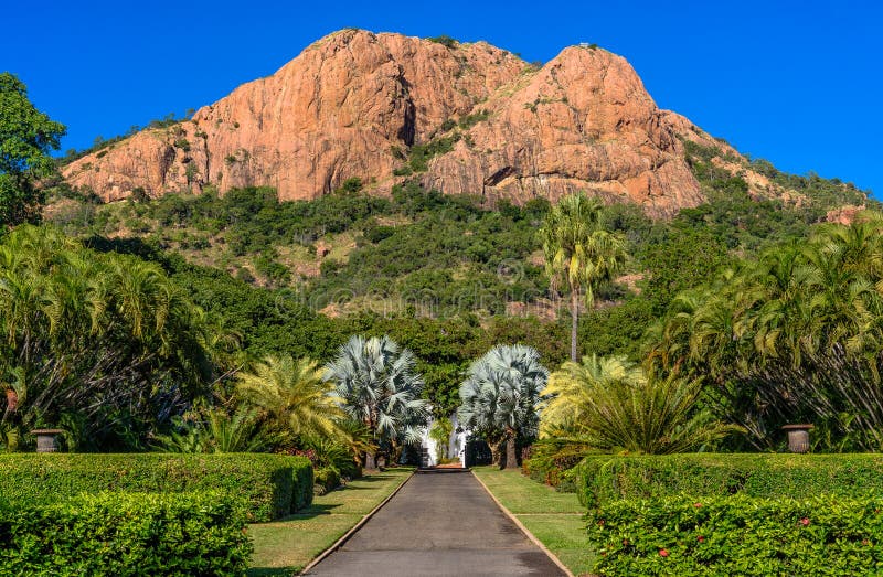 https://mdw-travel-data-us-east-1.s3.amazonaws.com/img/country/Australia/Castle-Hill/img_02.jpg