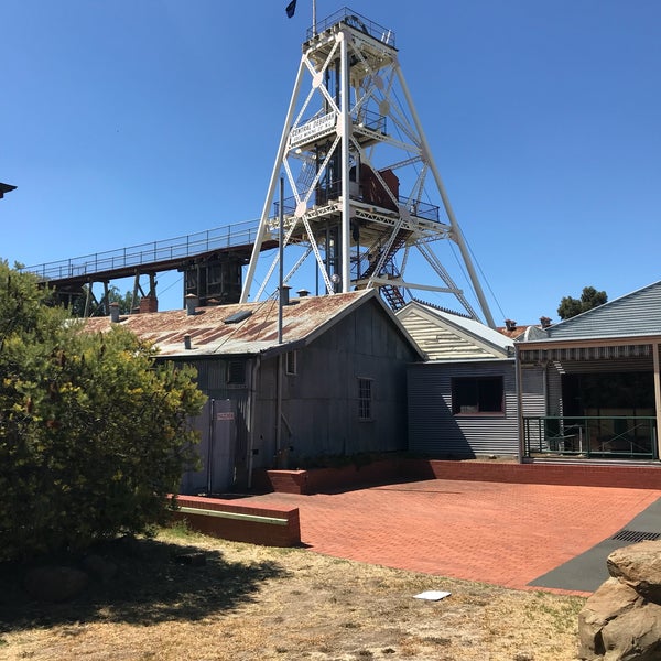https://mdw-travel-data-us-east-1.s3.amazonaws.com/img/country/Australia/Central-Deborah-Gold-Mine/img_02.jpg
