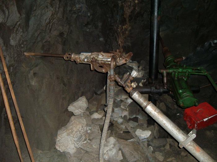 https://mdw-travel-data-us-east-1.s3.amazonaws.com/img/country/Australia/Central-Deborah-Gold-Mine/img_03.jpg