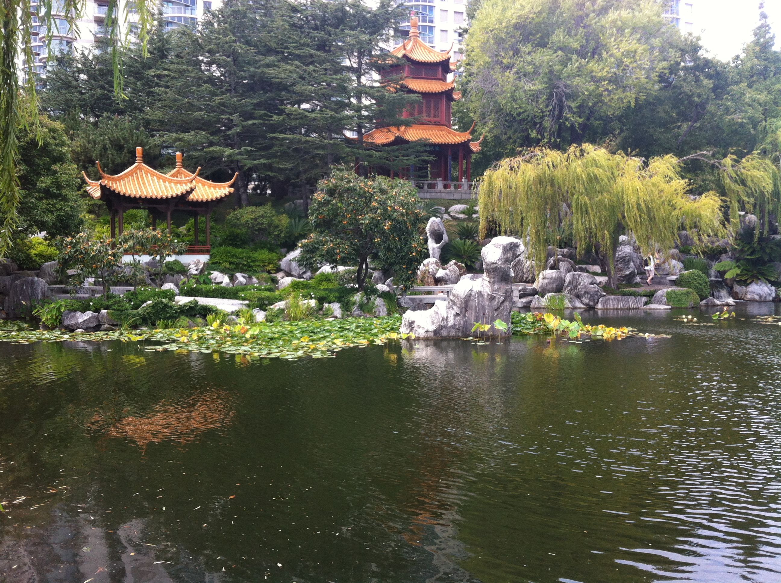 https://mdw-travel-data-us-east-1.s3.amazonaws.com/img/country/Australia/Chinese-Garden-of-Friendship/img_01.jpg