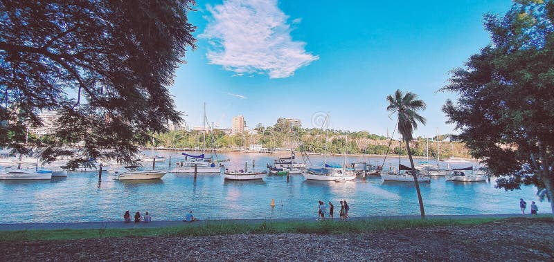 https://mdw-travel-data-us-east-1.s3.amazonaws.com/img/country/Australia/City-Botanic-Gardens/img_01.jpg
