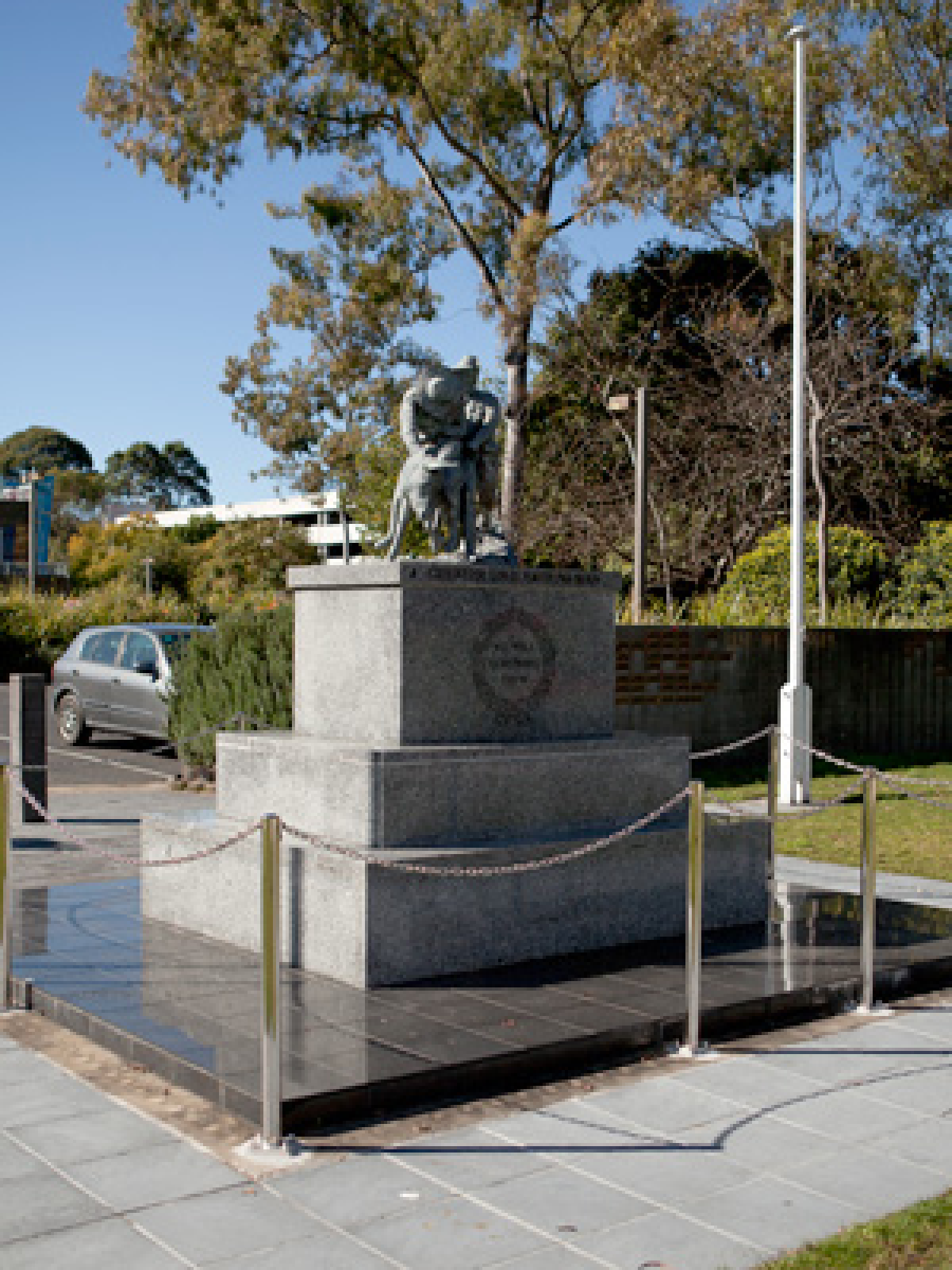 https://mdw-travel-data-us-east-1.s3.amazonaws.com/img/country/Australia/Coffs-Harbour-War-Memorial/img_00.jpg