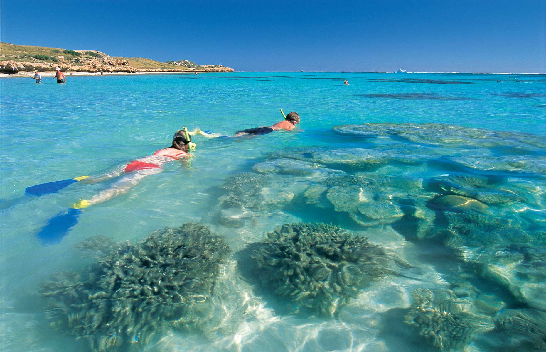 https://mdw-travel-data-us-east-1.s3.amazonaws.com/img/country/Australia/Coral-Bay/img_01.jpg