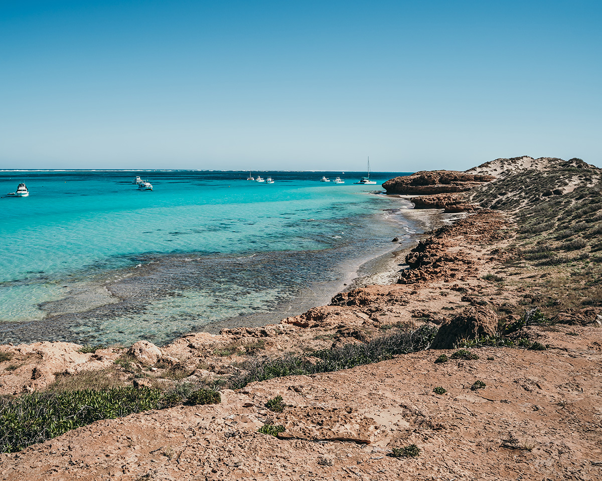 https://mdw-travel-data-us-east-1.s3.amazonaws.com/img/country/Australia/Coral-Bay/img_03.jpg
