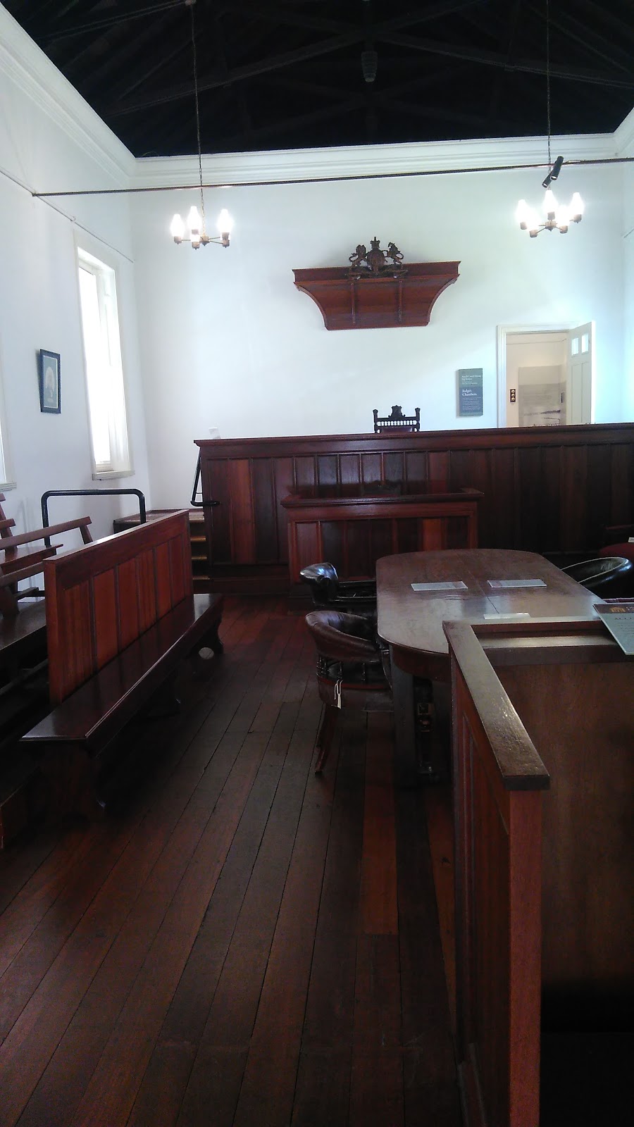 https://mdw-travel-data-us-east-1.s3.amazonaws.com/img/country/Australia/Court-House-Museum/img_00.jpg