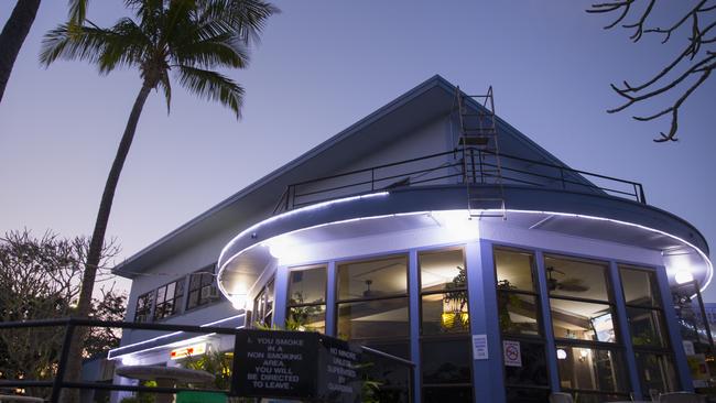 https://mdw-travel-data-us-east-1.s3.amazonaws.com/img/country/Australia/Eimeo-Pacific-Hotel/img_01.jpg