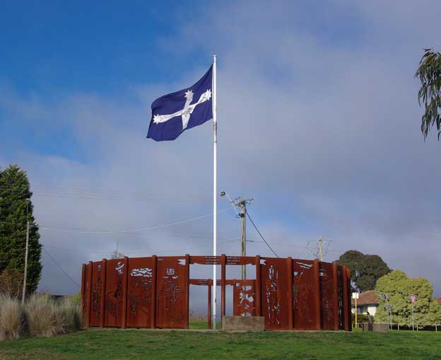 https://mdw-travel-data-us-east-1.s3.amazonaws.com/img/country/Australia/Eureka-Stockade-Memorial-Garden/img_01.jpg