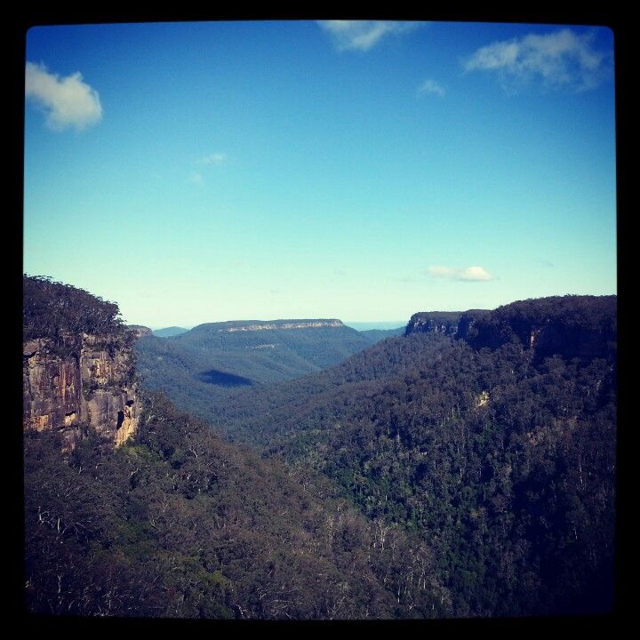 https://mdw-travel-data-us-east-1.s3.amazonaws.com/img/country/Australia/Fitzroy-Falls/img_02.jpg