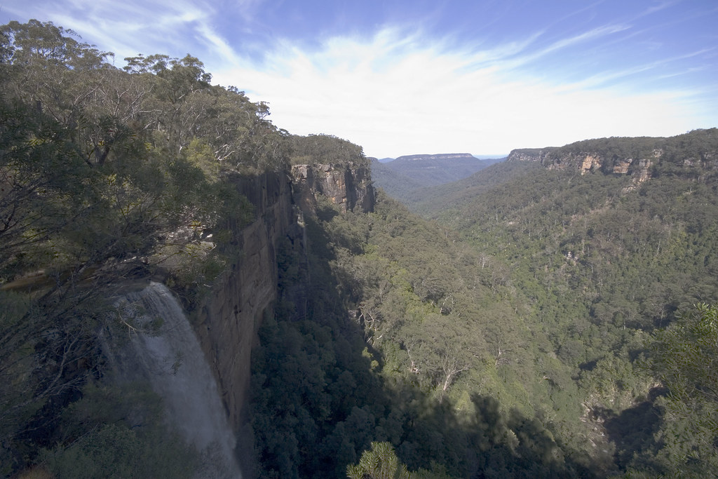 https://mdw-travel-data-us-east-1.s3.amazonaws.com/img/country/Australia/Fitzroy-Falls/img_03.jpg