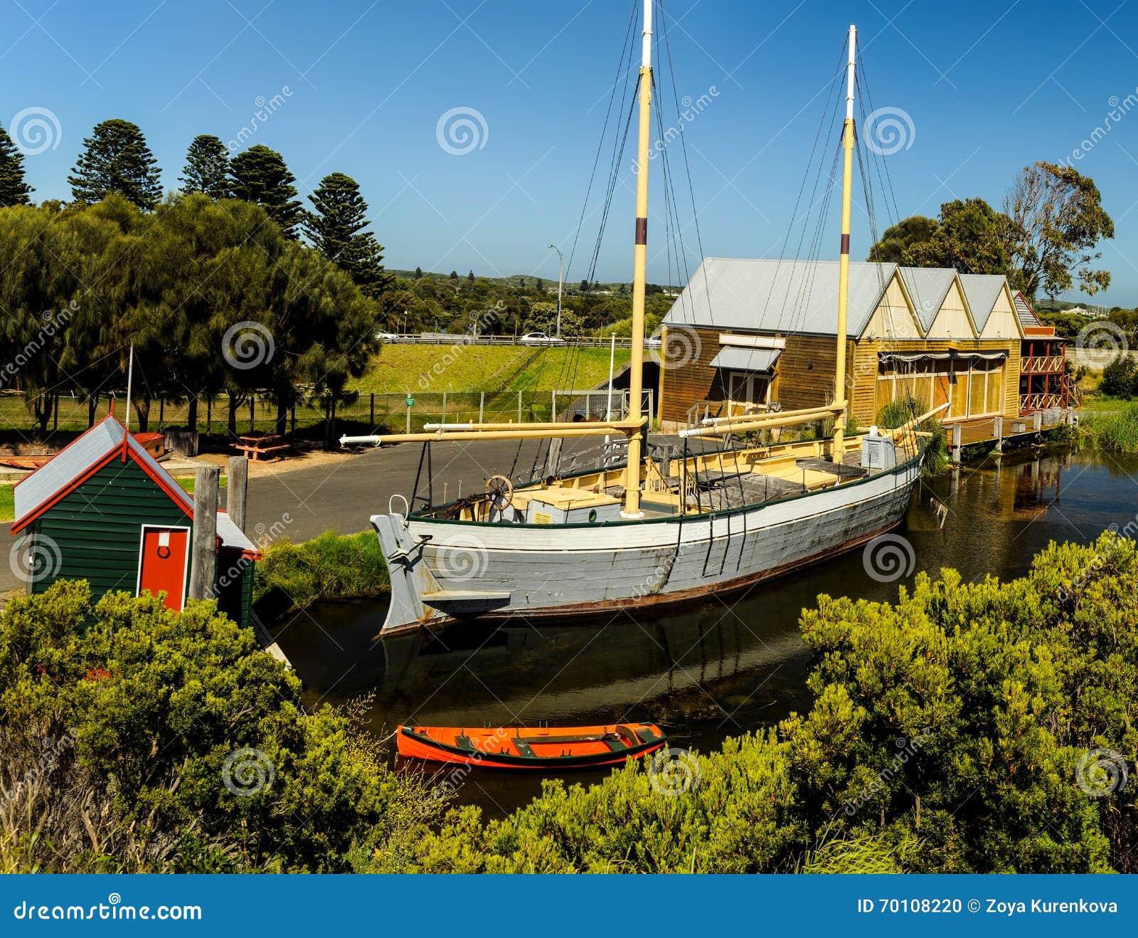 https://mdw-travel-data-us-east-1.s3.amazonaws.com/img/country/Australia/Flagstaff-Hill-Maritime-Museum/img_02.jpg