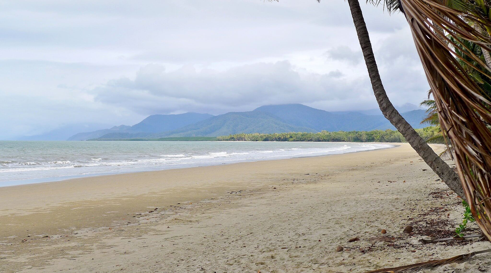 https://mdw-travel-data-us-east-1.s3.amazonaws.com/img/country/Australia/Four-Mile-Beach/img_02.jpg