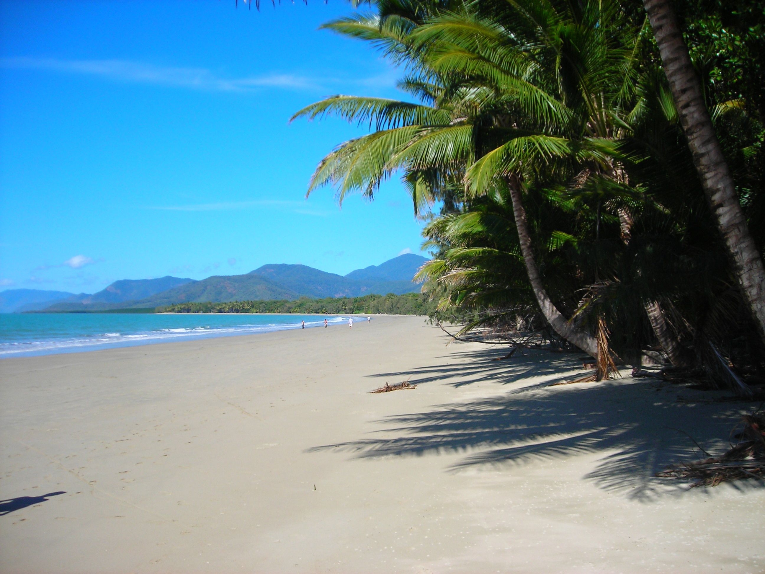 https://mdw-travel-data-us-east-1.s3.amazonaws.com/img/country/Australia/Four-Mile-Beach/img_03.jpg