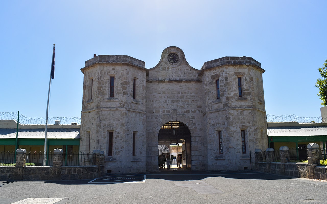 https://mdw-travel-data-us-east-1.s3.amazonaws.com/img/country/Australia/Fremantle-Prison/img_02.jpg