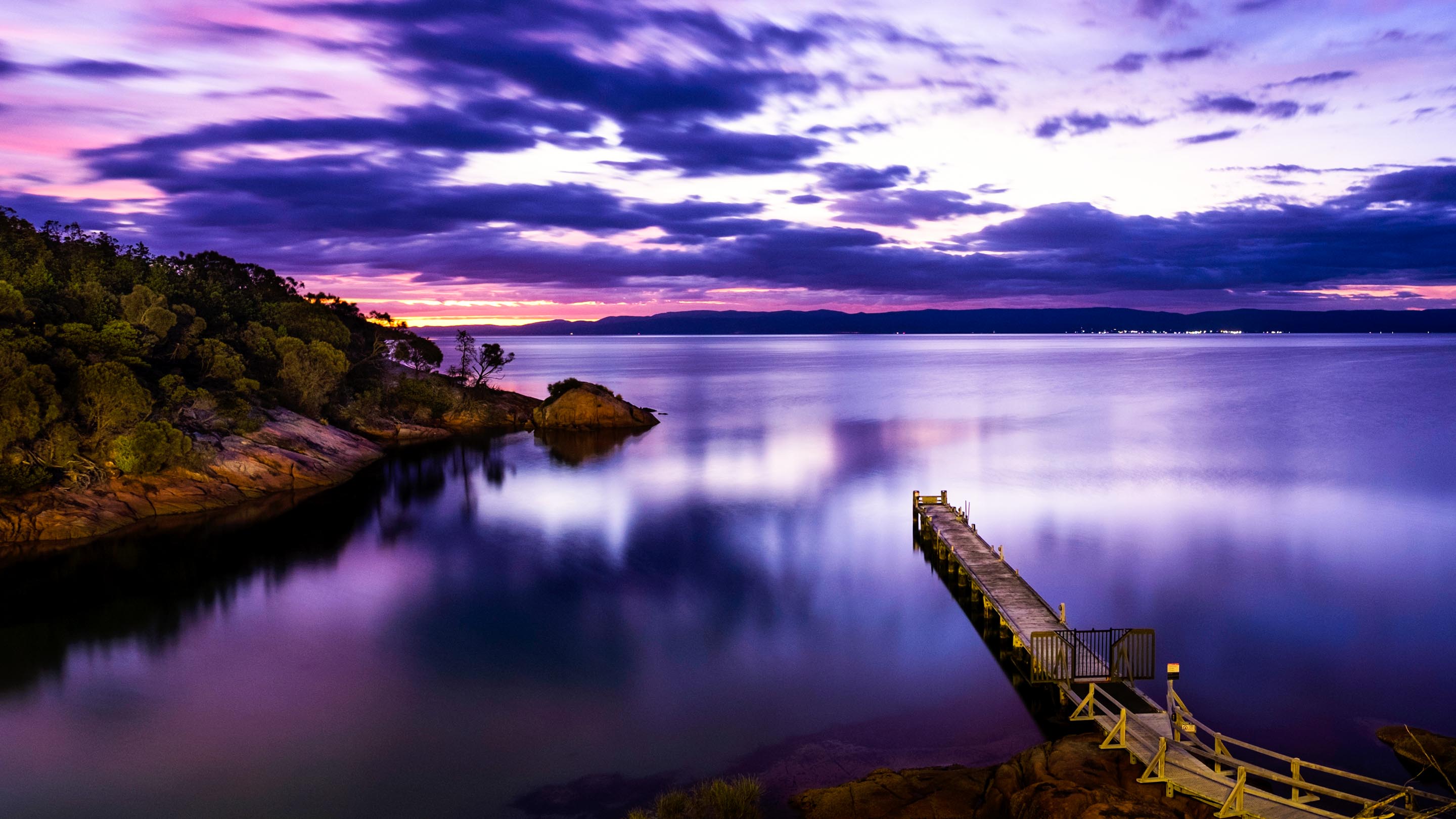 https://mdw-travel-data-us-east-1.s3.amazonaws.com/img/country/Australia/Freycinet-National-Park/img_04.jpg