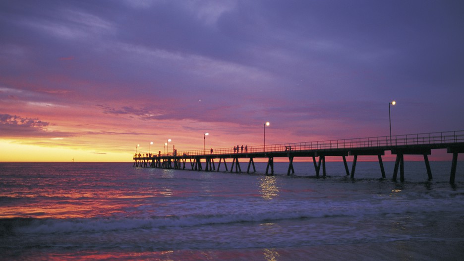 https://mdw-travel-data-us-east-1.s3.amazonaws.com/img/country/Australia/Glenelg-Beach/img_02.jpg