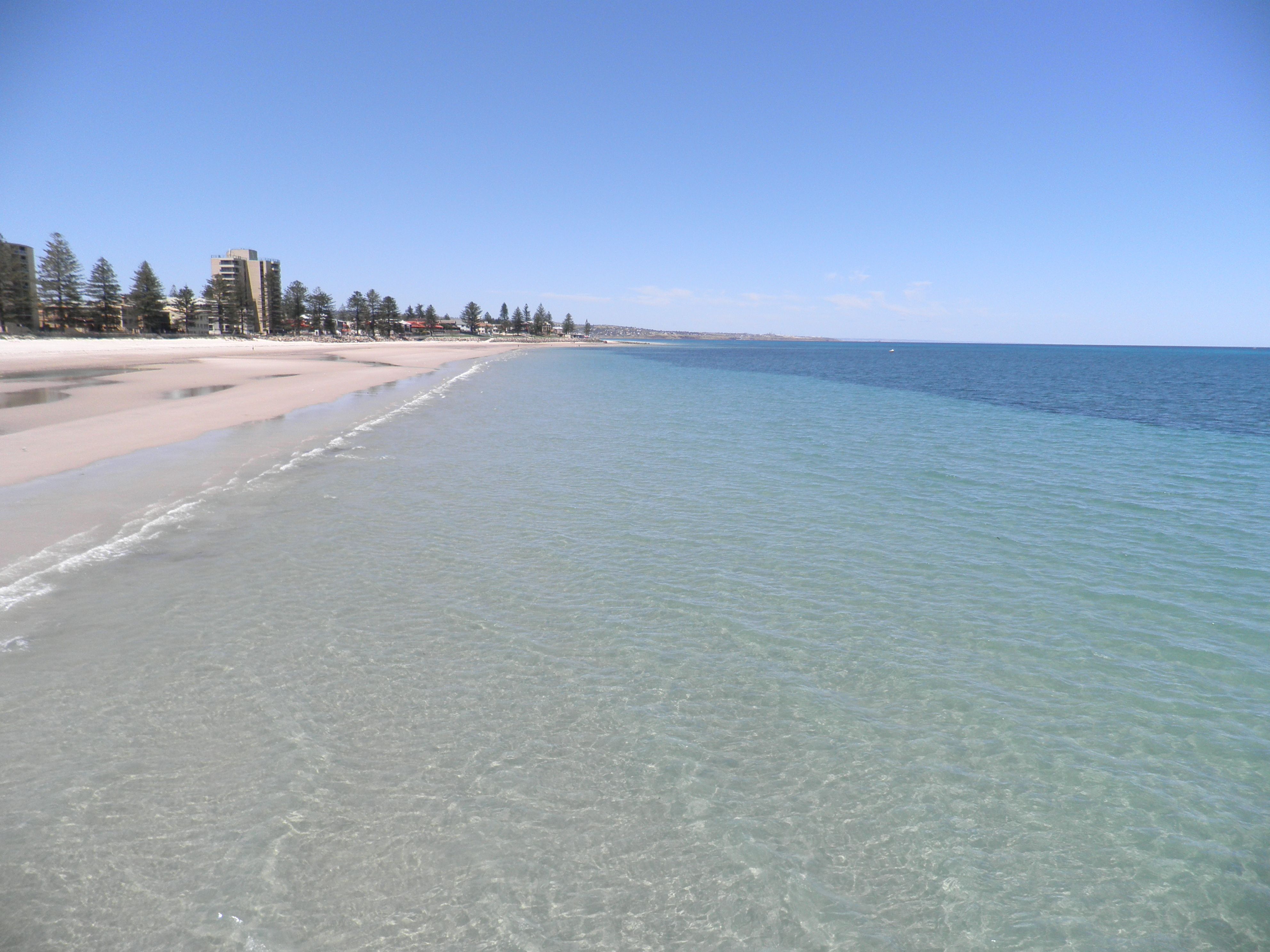 https://mdw-travel-data-us-east-1.s3.amazonaws.com/img/country/Australia/Glenelg-Beach/img_03.jpg