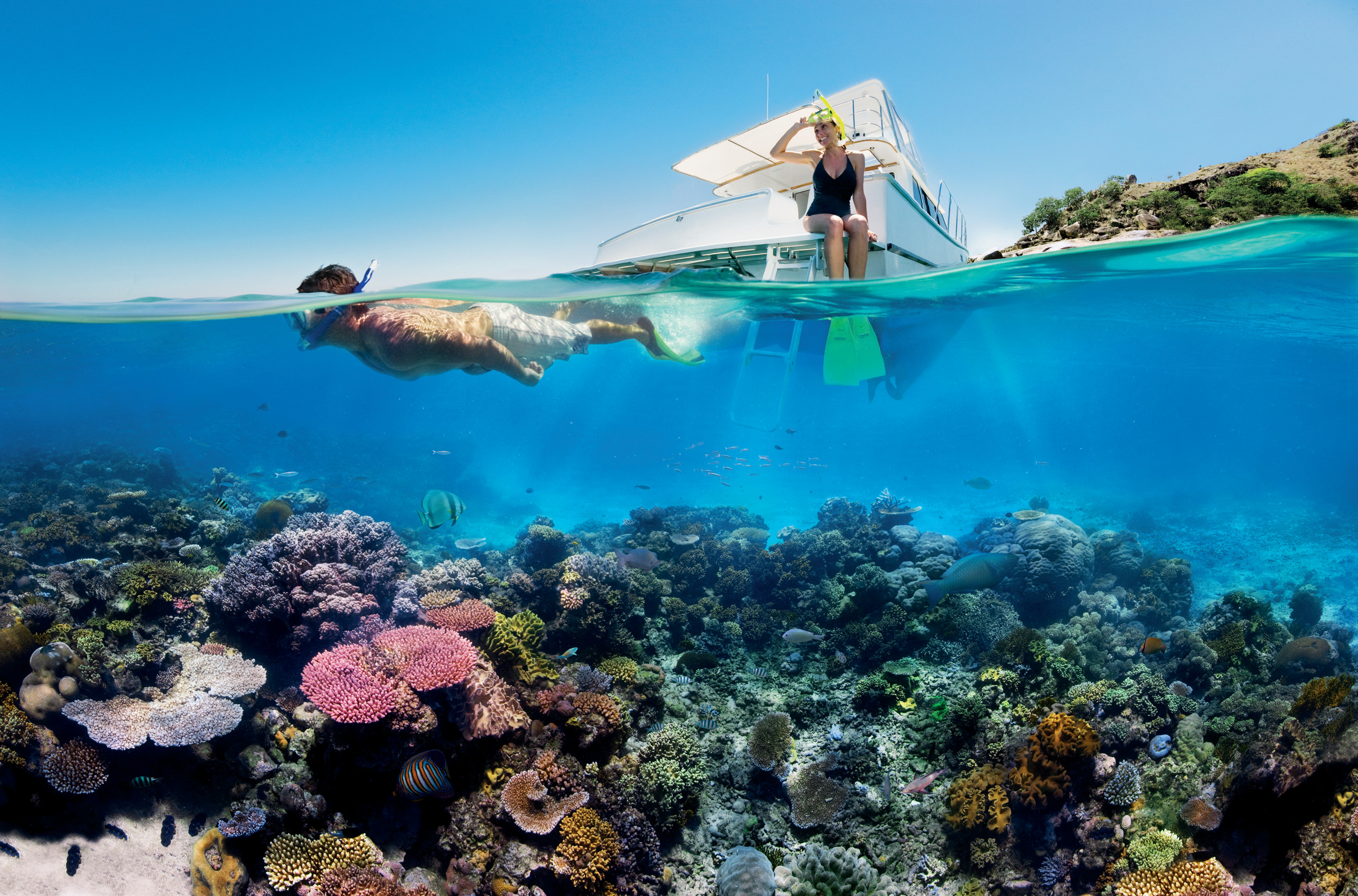 https://mdw-travel-data-us-east-1.s3.amazonaws.com/img/country/Australia/Great-Barrier-Reef/img_05.jpg